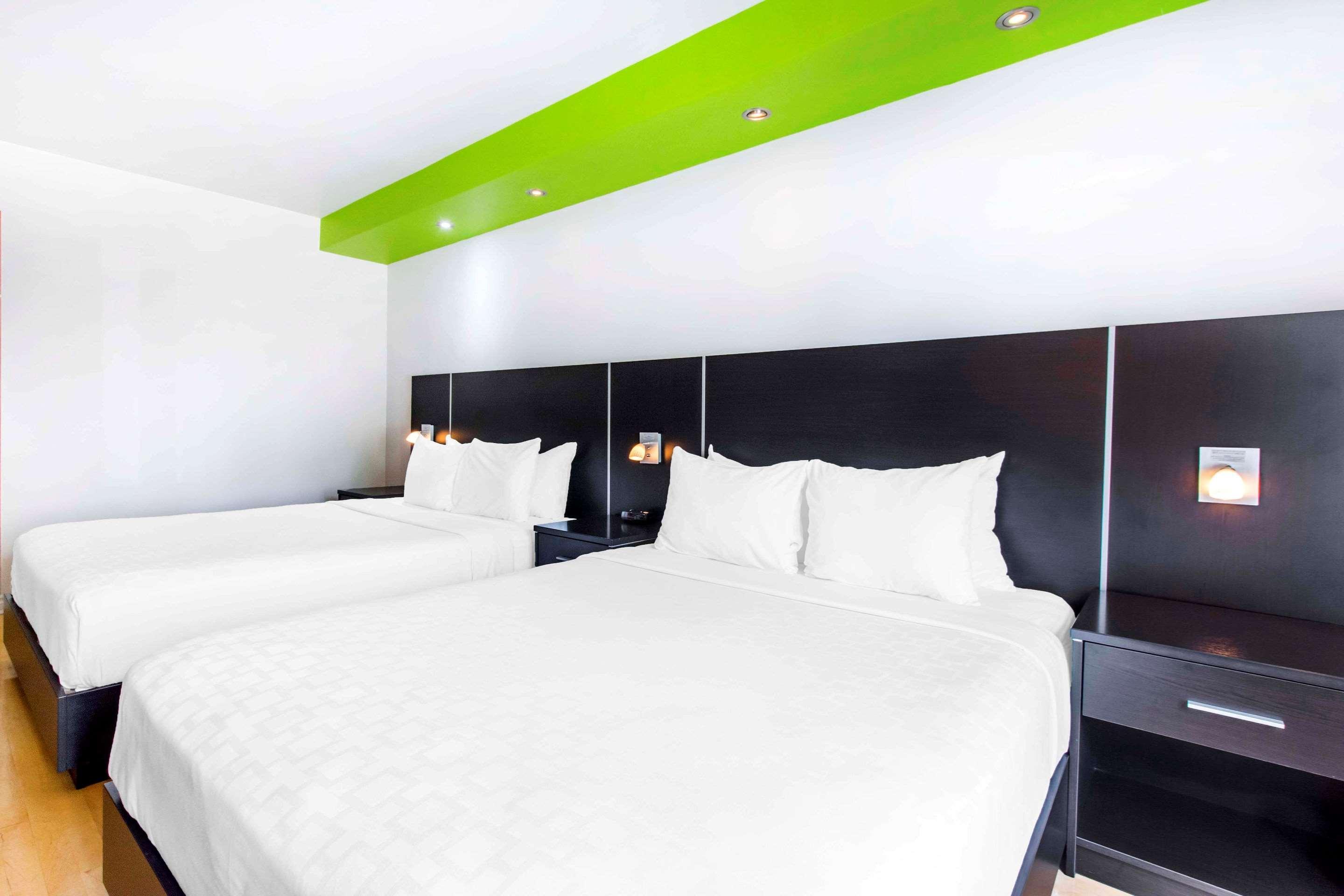 Travelodge By Wyndham Trois-Rivieres Exterior photo